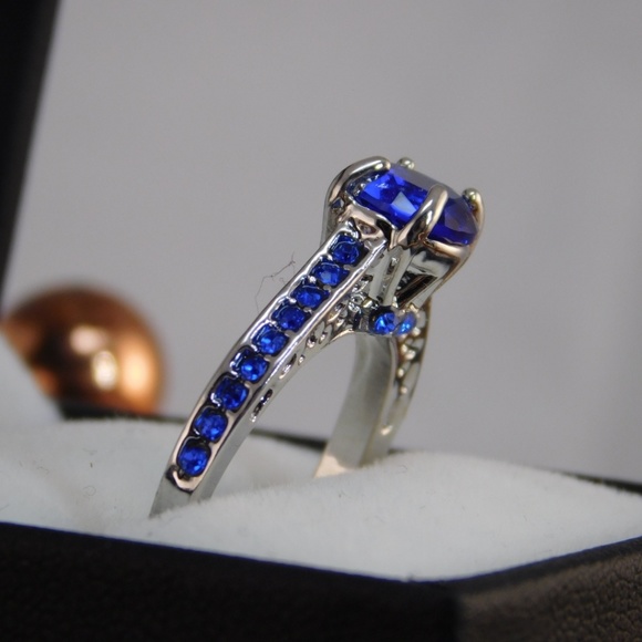 Cocktail ring - Picture 2 of 3